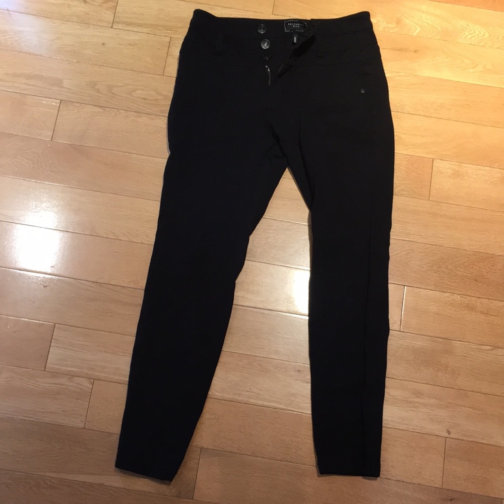 High waisted black pants